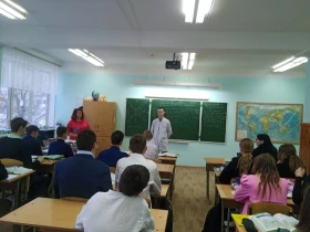 Ученики 8-9 классов встретились со студентами Ульяновского медицинского колледжа..